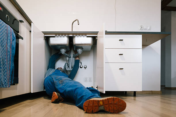 Professional Emergency Plumber technician working in Orangevale, CA